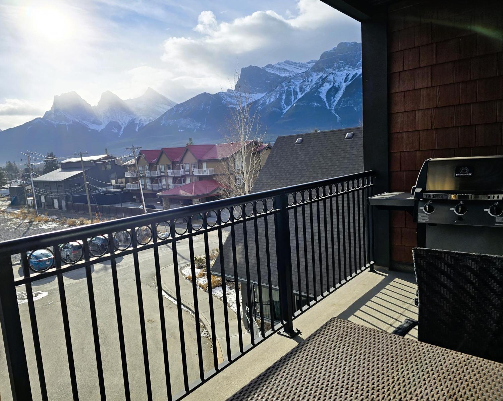 Paradise Resort Club And Spa Canmore Extérieur photo